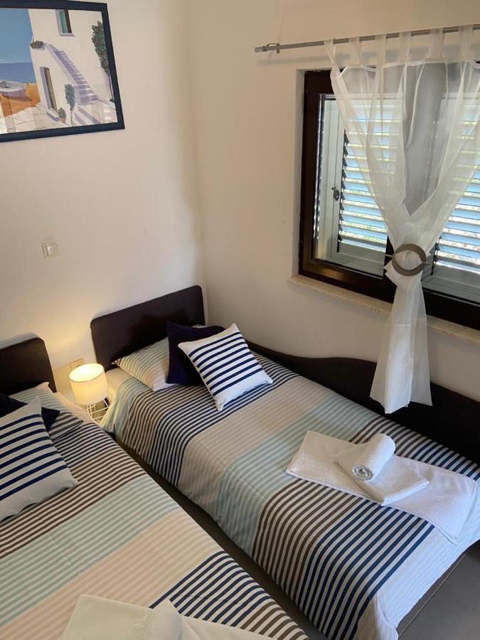 Holiday Home Rustika ドゥルヴェニック・マリ エクステリア 写真